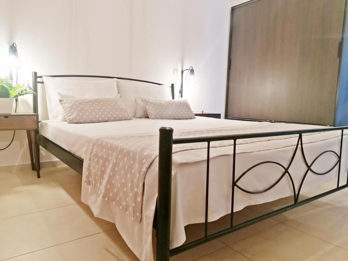 Stavi'S Guesthouse Miloi  Ngoại thất bức ảnh