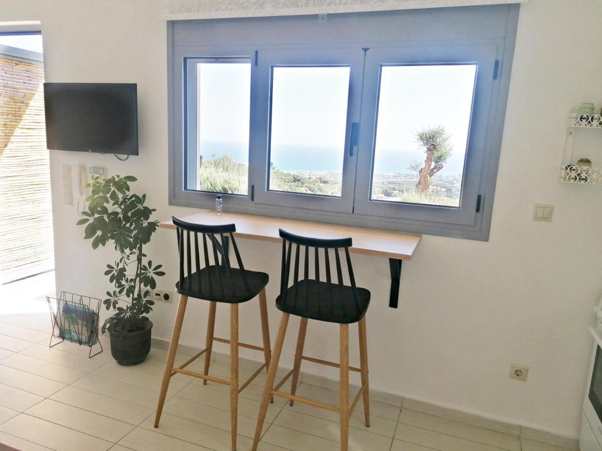 Stavi'S Guesthouse Miloi  Ngoại thất bức ảnh