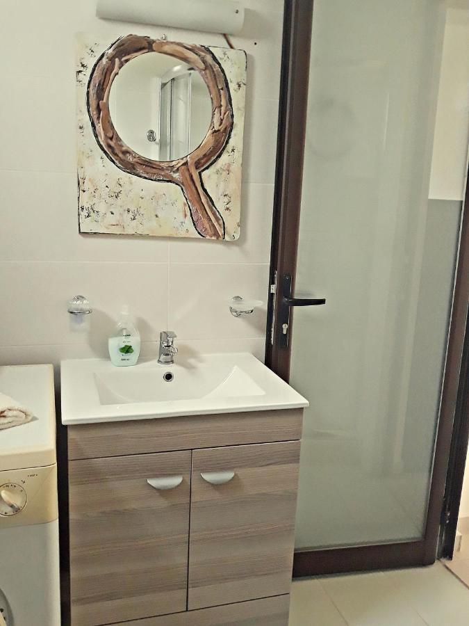Stavi'S Guesthouse Miloi  Ngoại thất bức ảnh